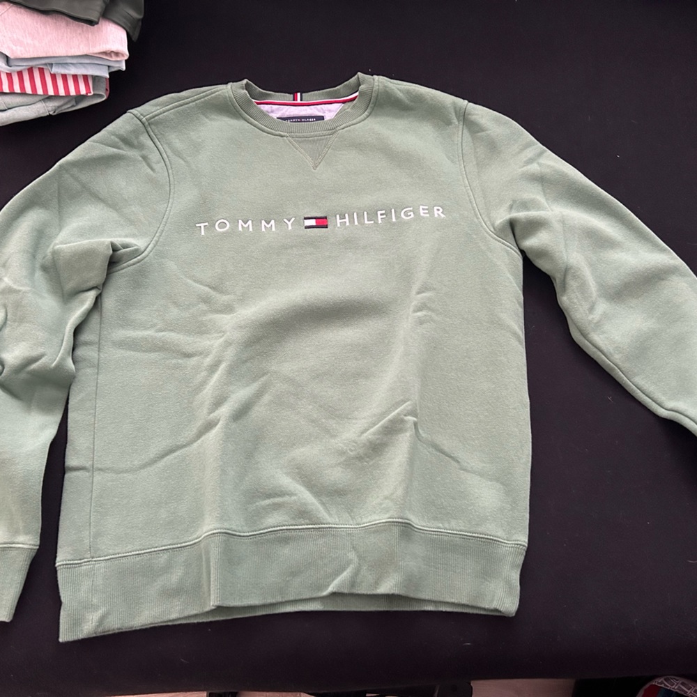 Tommy Hilfiger green olive sweatshirt small